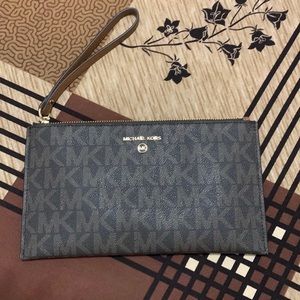 Michael Kors Signature Wristlet